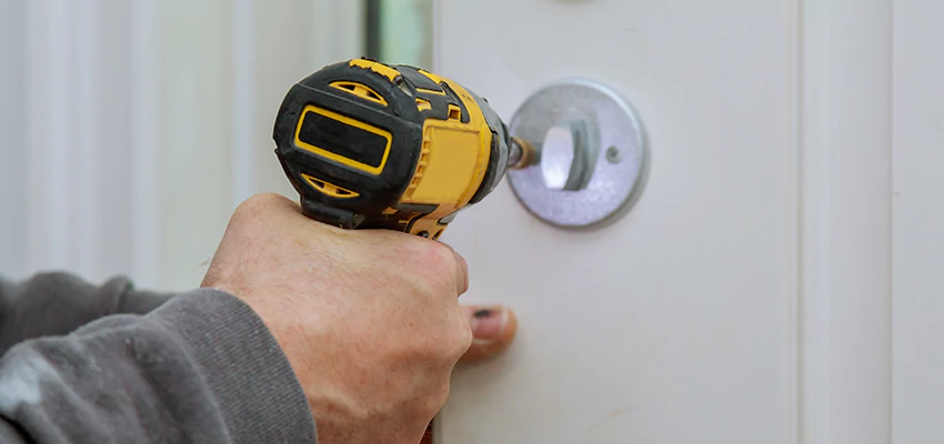 Street Locksmith For Smart Lock Repair in North Fair Oaks, CA